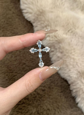 时尚清冷高级感蓝色十字架吊坠女