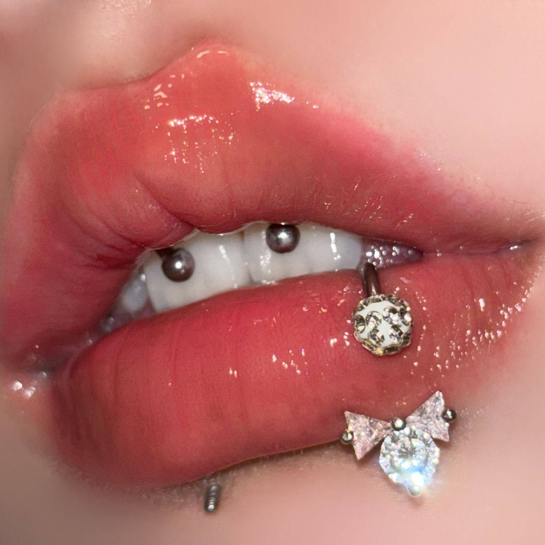 爆闪泥巴球唇环结十字架唇饰不锈钢外牙.锆石耳骨环马蹄环,淘宝优惠券,粉丝福利购,淘宝优惠卷