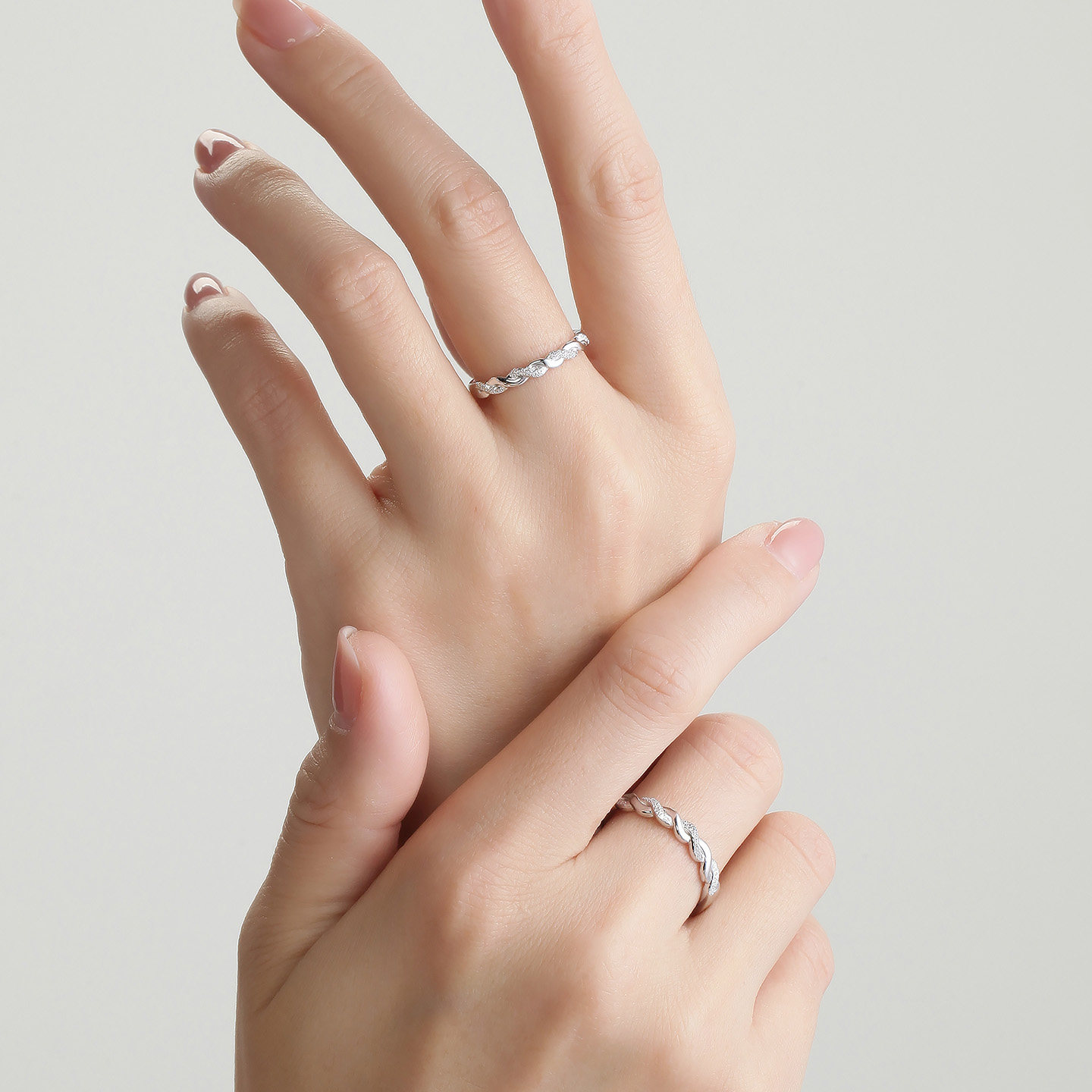 Brand-name Mobius couple rings