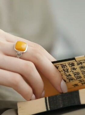 I5J5华贵优雅富婆感鸡油黄蜜蜡戒指饱满圆润光滑指环复古做旧国潮