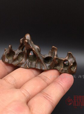 铜山形笔架复古包浆铜假山型小笔架文房用品毛笔架桌面小精品镇纸