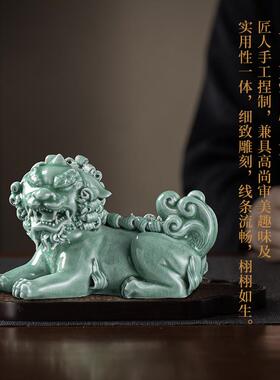 景德镇陶瓷狮子工艺品酒柜博古架家居客厅摆件茶台茶宠影青釉瓷器