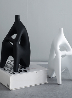 北欧轻奢人物雕塑抽象人像摆件客厅玄关艺术样板房家居装饰品摆设