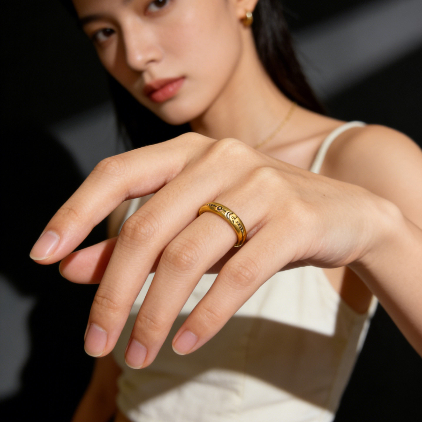 Queyunlai ancient gold closed ring pure gold 999 smooth solid electric black star and moon trend cool tail ring ring