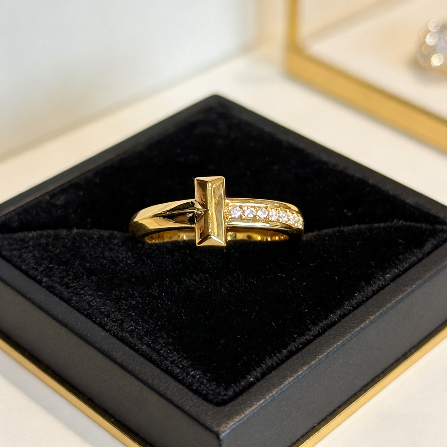 Queyunlai 5D dot diamond gold ring 999 pure gold T letter hard gold ring simple and fashionable gift for girlfriend
