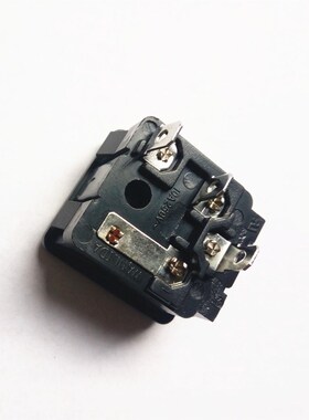 AC-02电源插座/带保险丝公座10A250V三嵌入式二合一插座机箱设备