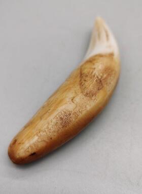 仿虎牙吊坠骨粉压制牙挂件影视道具动物牙齿文玩