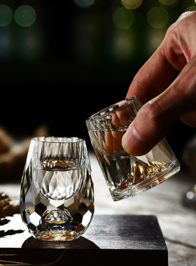 轻奢金箔酒盅水晶玻璃酒吧钻石高档一口杯子子弹杯一两杯烈酒杯子