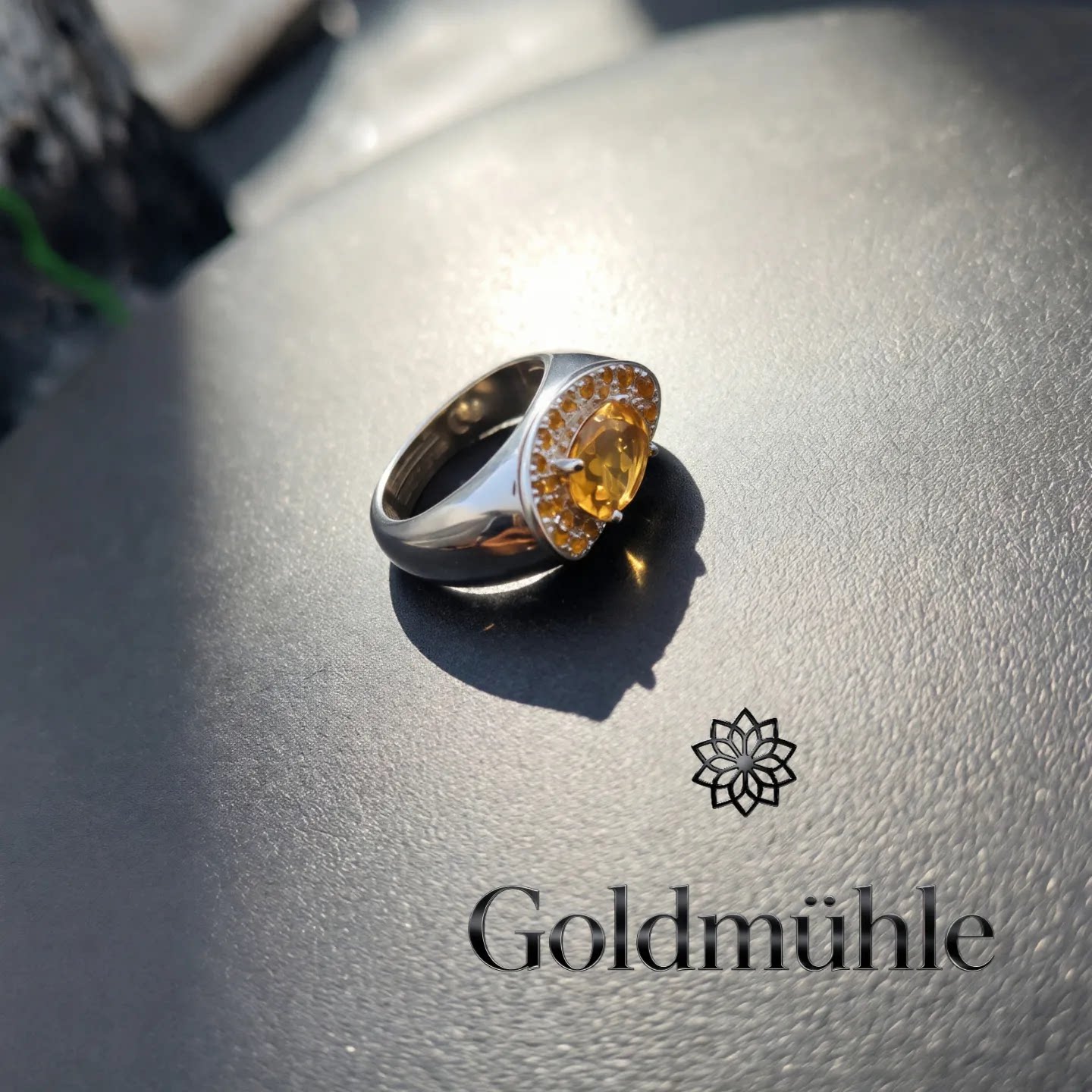 Goldm hleS925 citrine inlaid with ingot shape