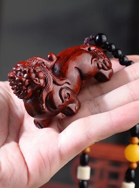 小叶紫檀实木雕刻貔貅手持把玩件汽车吊坠挂饰男女款随身携带文玩