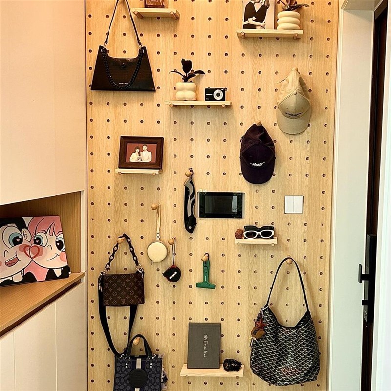 Hole board storage rack solid wood entrance hall wall finishing storage rack paint-free board styling wall custom storage layer