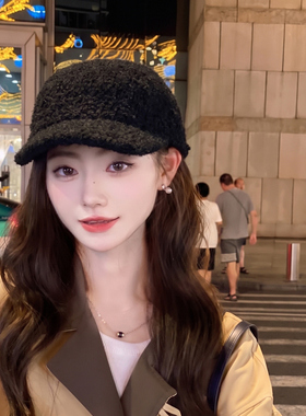 OVANCY显脸小羊羔毛绒鸭舌帽女2026新款复古宽松马术帽保暖针织帽