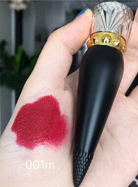 女王的权杖秒变冷白皮！萝卜丁的001m经典的红酒丝绒色复古红调