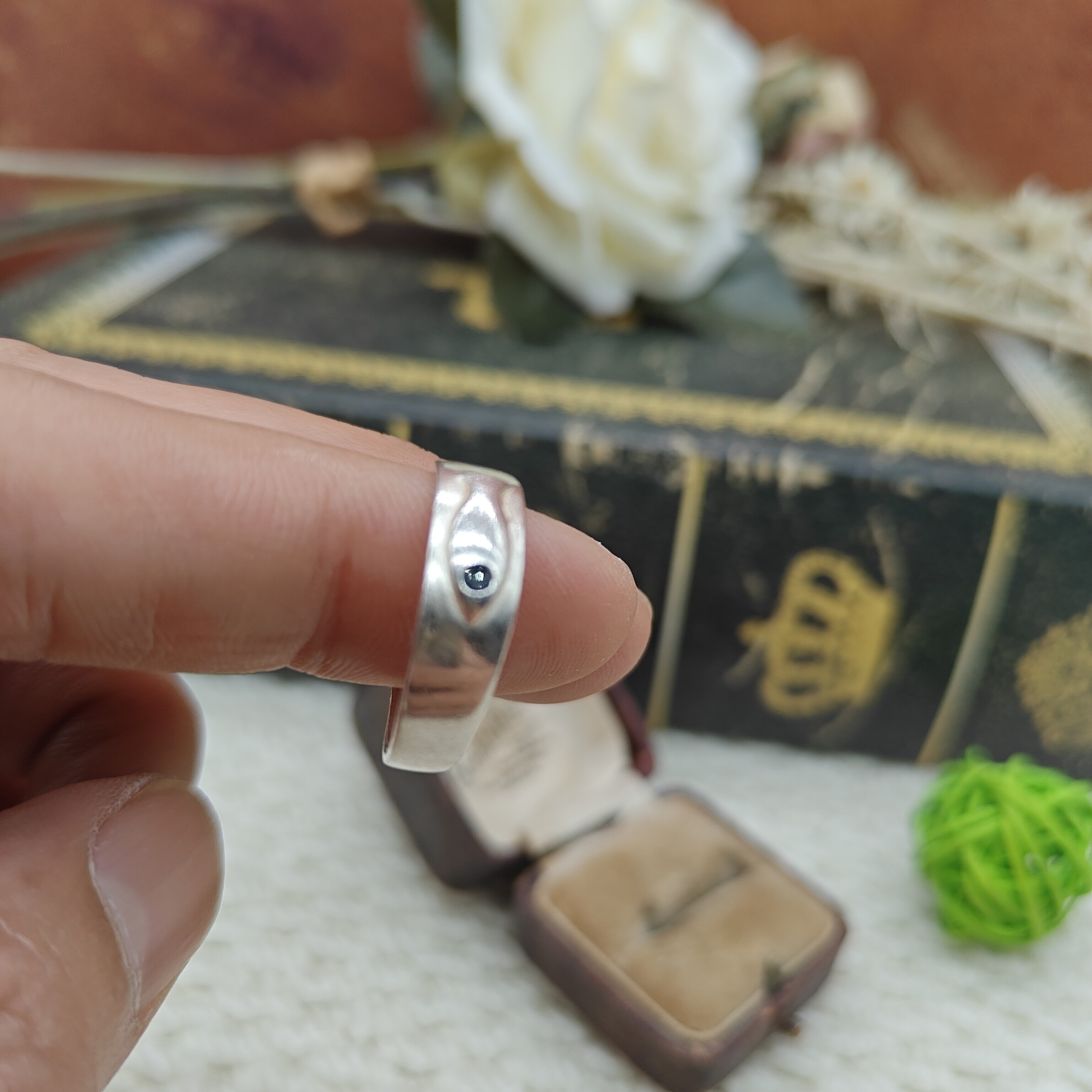 Vintage Middle Ages European Return 925 Silver Sapphire Fish Ring No. 20