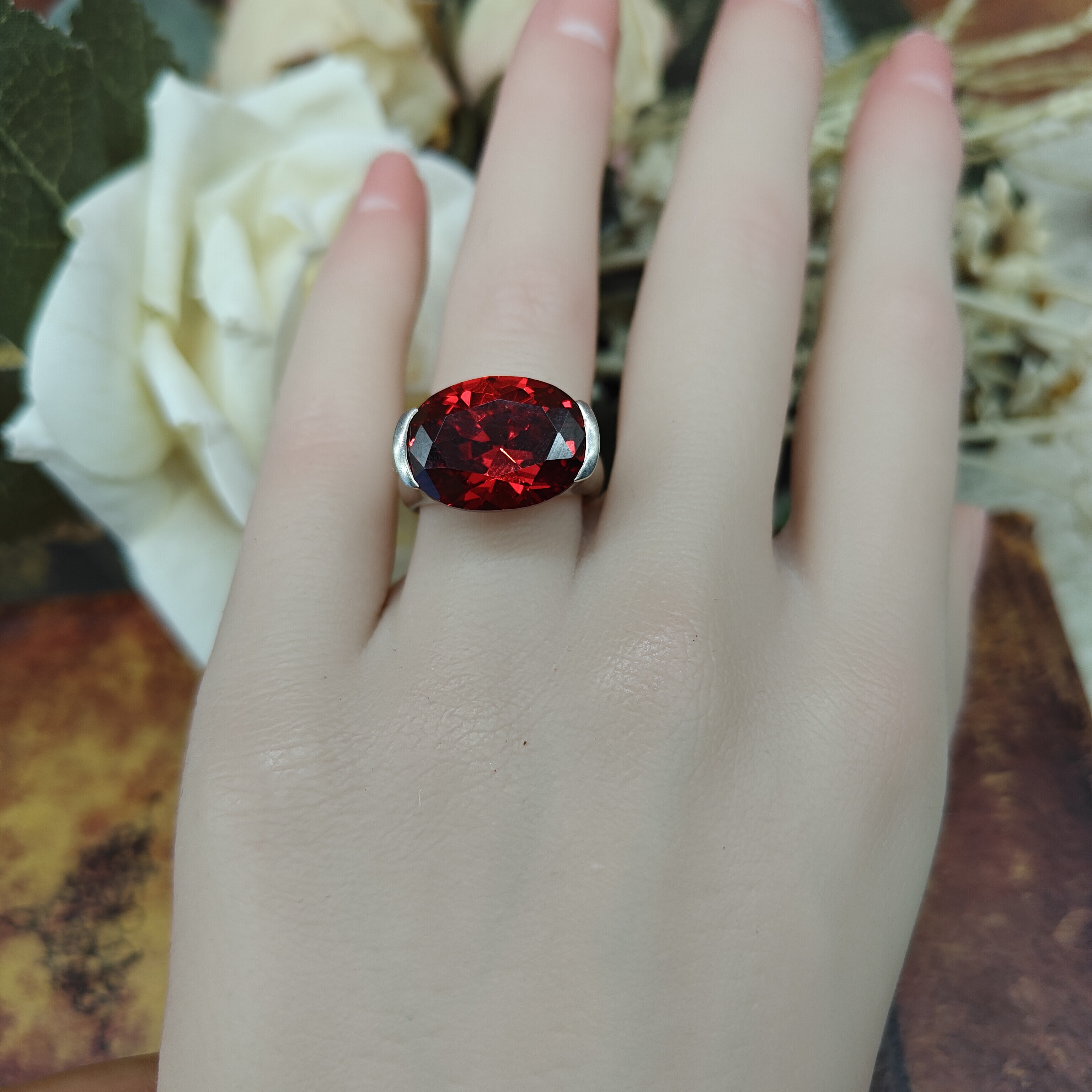 Vintage Middle Ages European Return 925 Silver Garnet Ring No. 15
