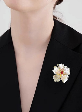 花开富贵白色牡丹胸针高级感别针大气女礼服衣服配饰精致时尚胸花