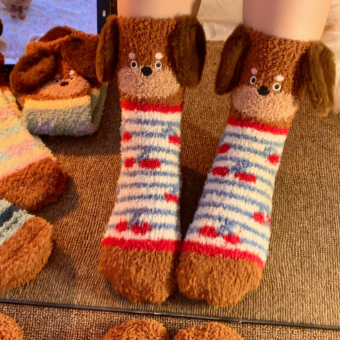 可爱小狗毛绒睡眠袜子女秋冬季保暖珊瑚绒堆堆袜居家地板袜中筒袜,淘宝优惠券,粉丝福利购,淘宝优惠卷