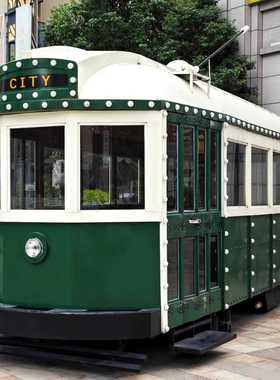 复古有轨电车景区园林网红打卡