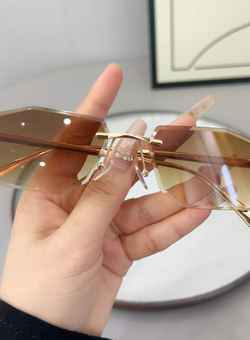 【亏本清仓】gm墨镜女网红太阳镜潮时尚黑色镜大脸显瘦防紫外线