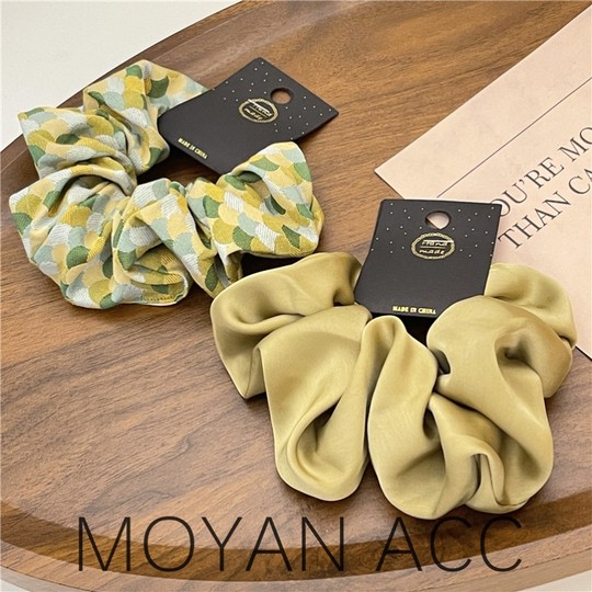 韩国牛油果绿绸缎褶皱猪大肠发圈高弹力发绳2022新款高端头饰发绳