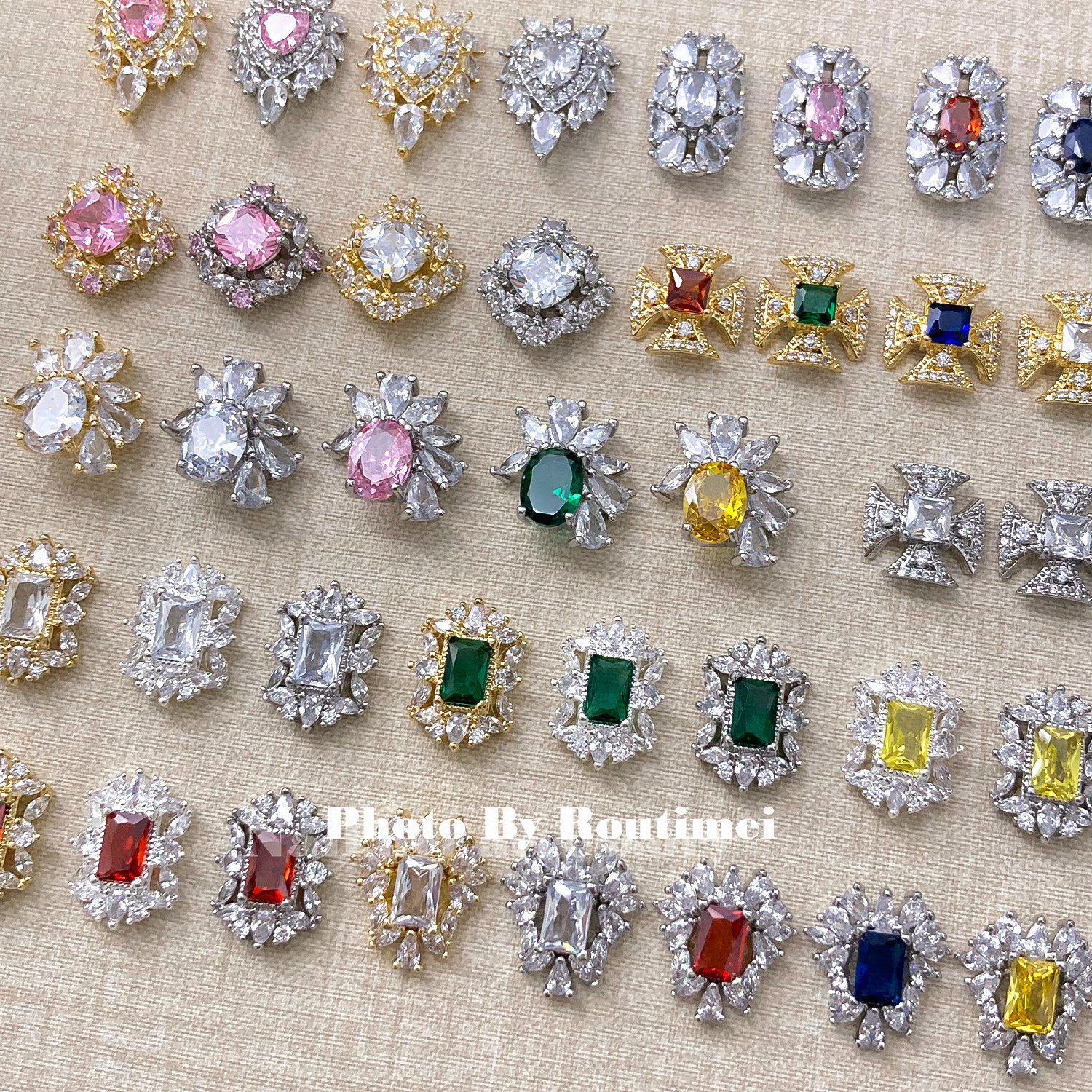 新款美甲锆石高级轻奢款式爆闪成品百搭方钻十字架指甲饰品四边形,淘宝优惠券,粉丝福利购,淘宝优惠卷