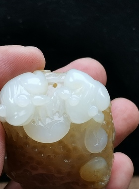 天然新疆和田玉且末糖白玉青蛙手把玩件男女款式玉石玉器呱呱来财