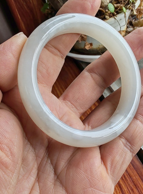 和田白玉烟灰飘花手镯55mm+唯美