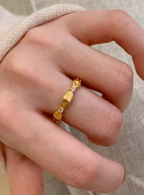 PURE意大利拉丝工艺间钻复古戒指小众设计轻奢中古锻造金戒指女