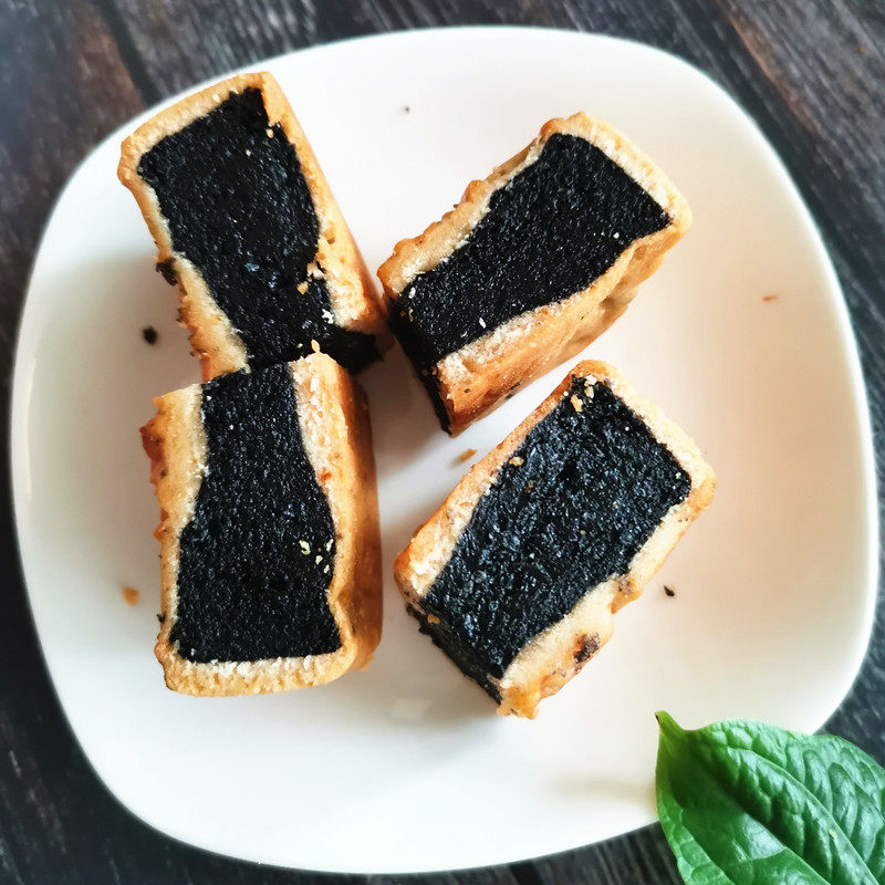 广西钦州小董时兴月饼五仁月饼黑芝麻老式家乡传统油纸包装