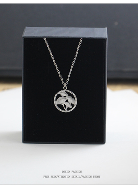 钛钢轻奢小众银杏叶吊坠项链女2024新款精致锁骨链高级感配饰