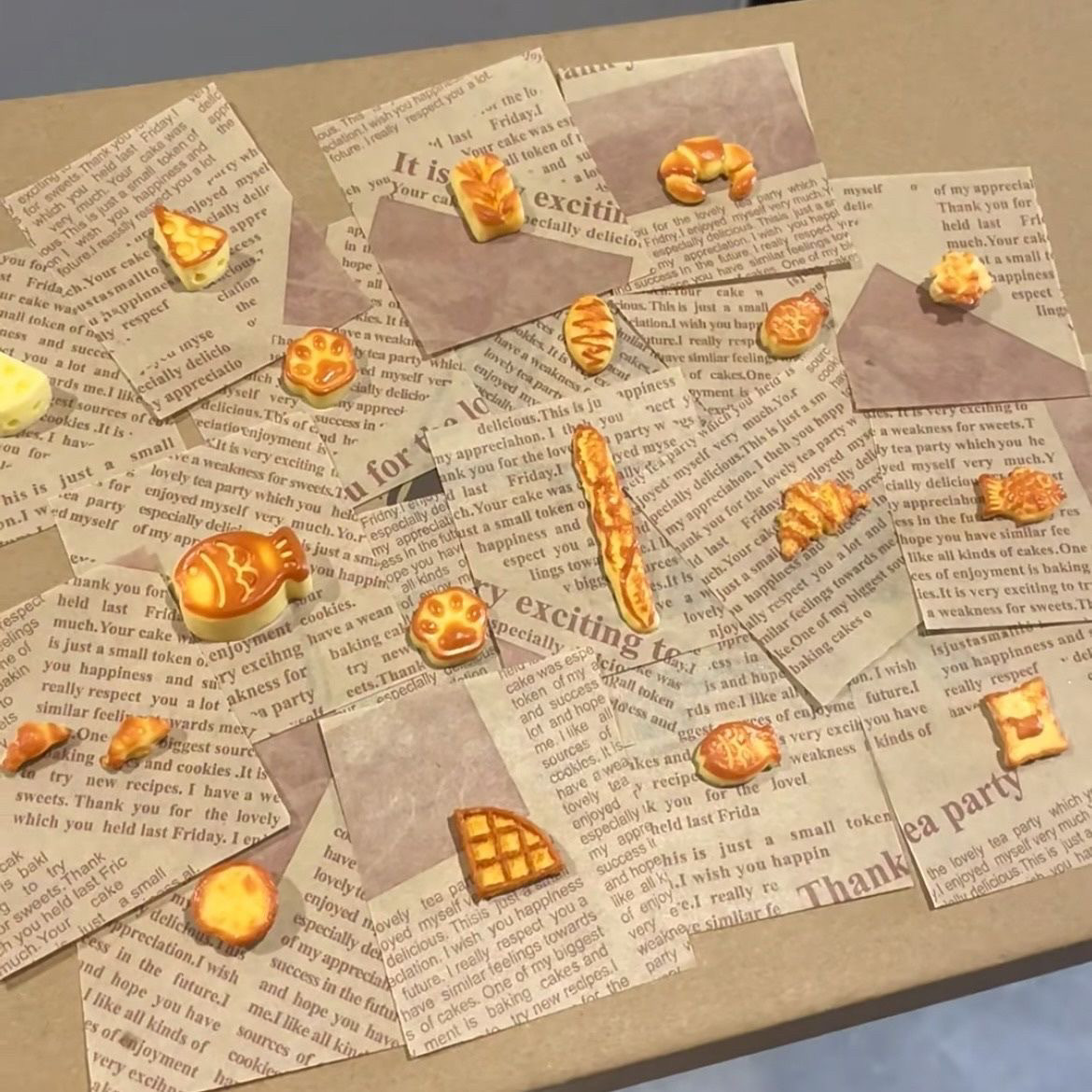 随心配小鼻嘎面包系列盲盒泥感慢回弹实物色捏捏乐挂件网红款,淘宝优惠券,粉丝福利购,淘宝优惠卷