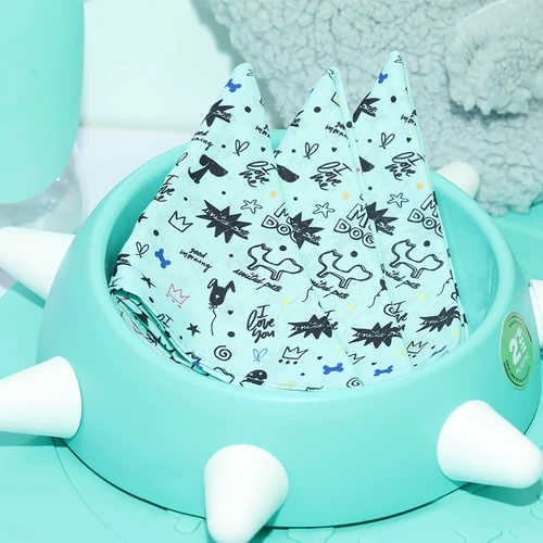 QZee Италия Unitedpets полотенце для слюны домашних животных треугольный шарф нагрудник для кошек и собак против слюней маленьких и средних собак