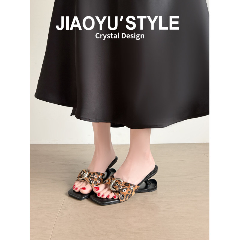 真皮骄屿复古豹纹一字拖女夏外穿2026新款方头露趾悬浮高跟凉拖鞋