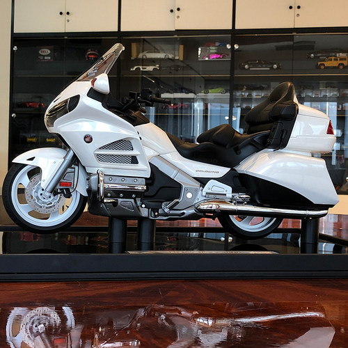 沙沙汽车模型MOTORHELIX MH1:6本田金翼GL1800摩托车收藏摆件 - 图0