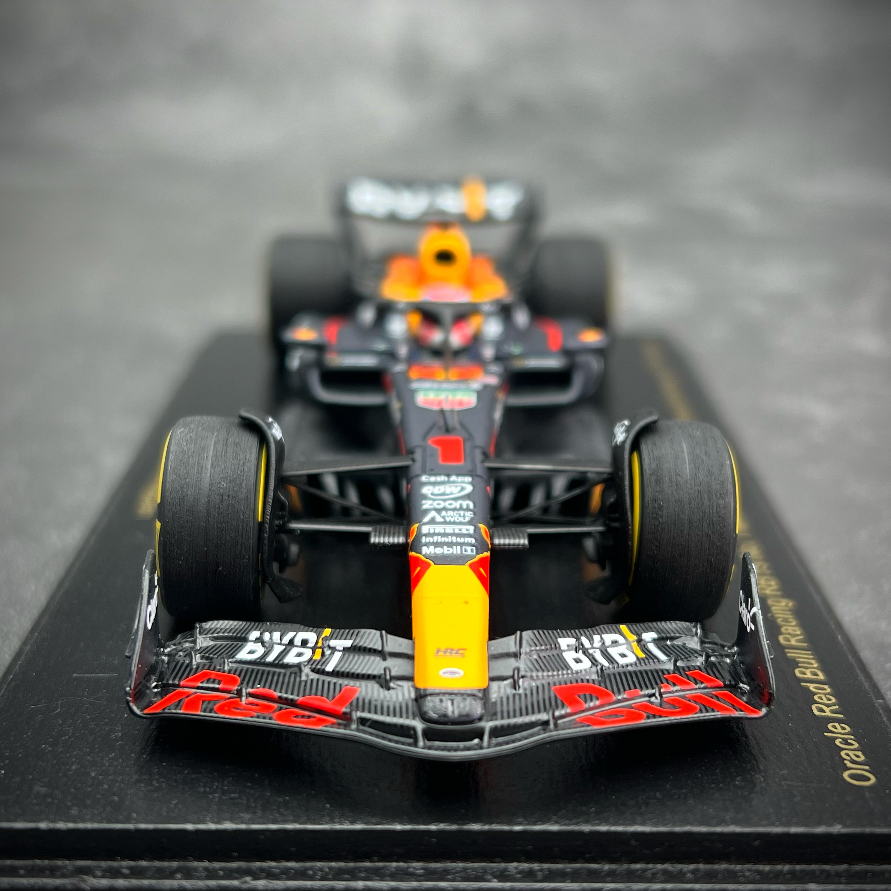 沙沙汽车模型Spark1:43红牛F1赛车RB19加拿大站2023维斯塔潘胜利 - 图3