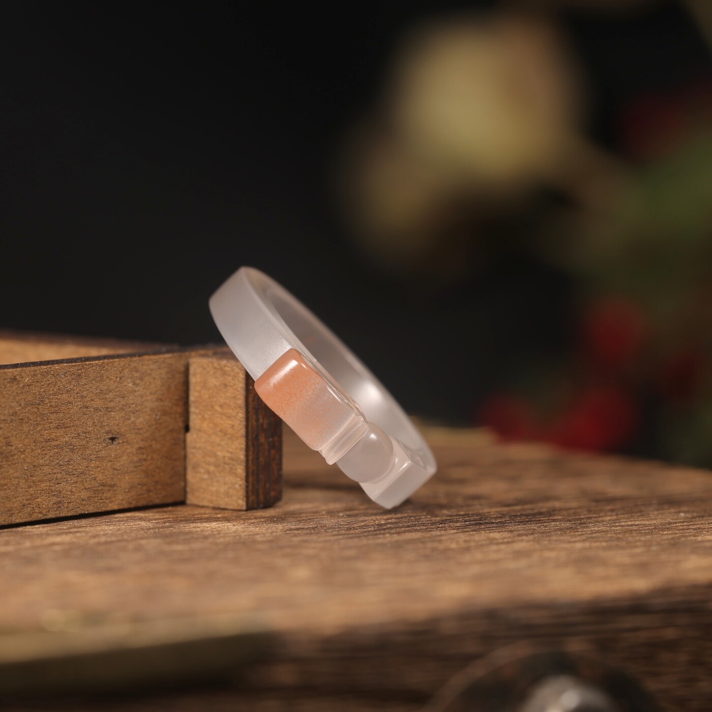 Nanhong Su Gong carved jade ring faucet ring