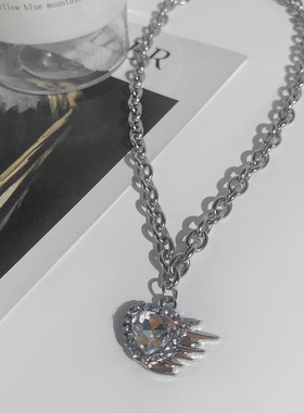 simpleclaviclenecklace