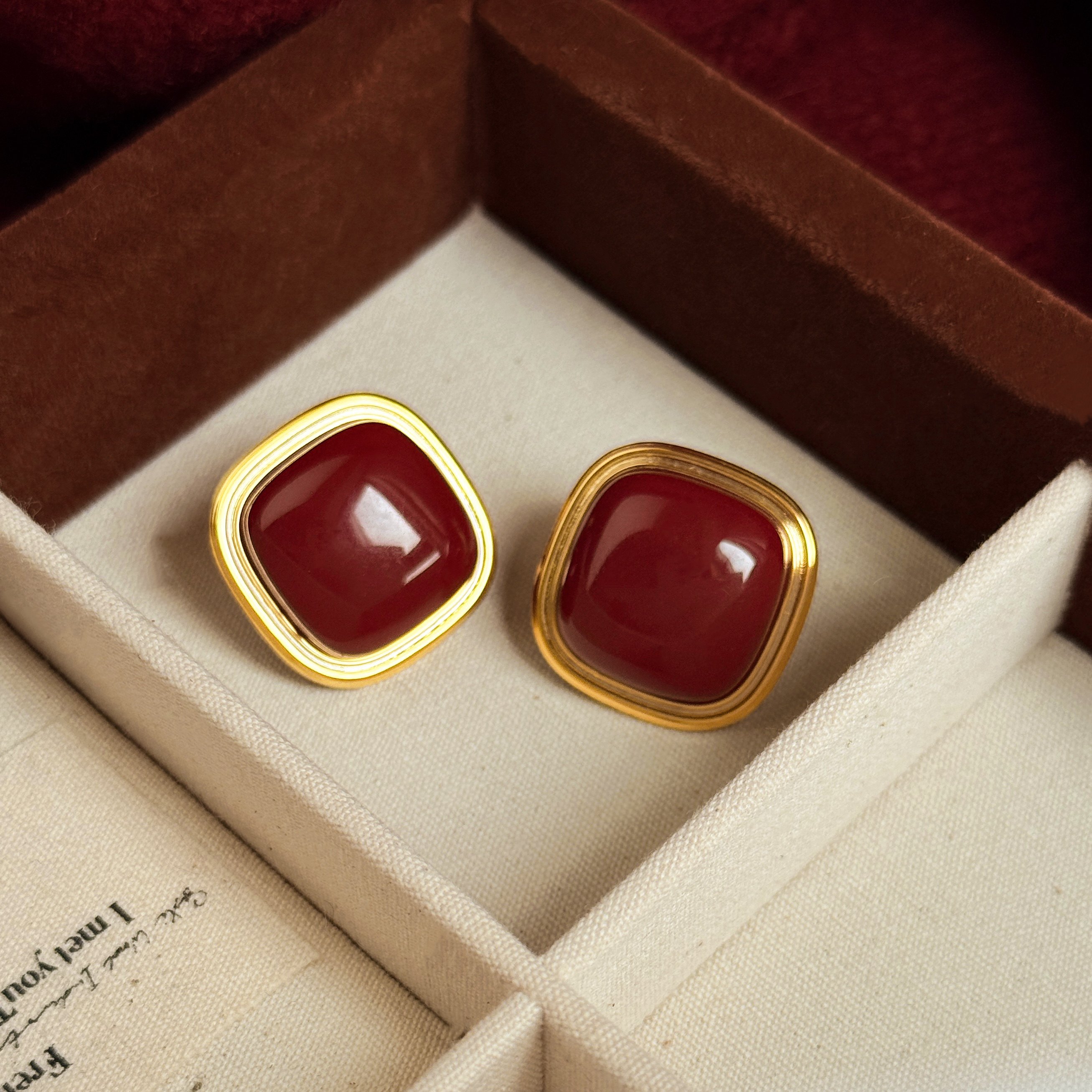 「暖红沁心」方形耳钉高级感蚊香盘耳夹红色耳坠女无耳洞耳环耳饰 - 图3