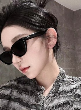 复古三角猫眼小脸墨镜女高级感ins黑色小框偏光太阳眼镜防嗮造型