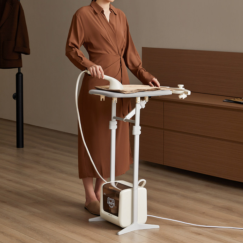  小熊电器挂烫机