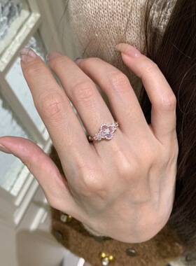 日系CherryKoko轻奢高级感镶嵌满钻贝母四叶草戒指精致小众气质