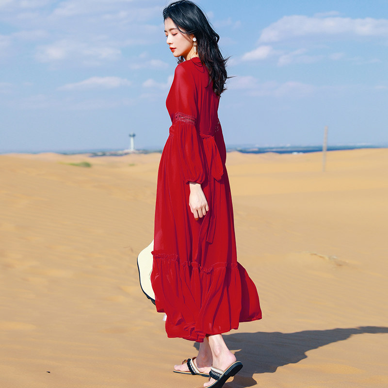 红色连衣裙拍照民族风沙漠沙滩裙 爱情巴士连衣裙