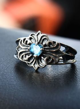 镶嵌天然托帕石爱心型泰银戒指