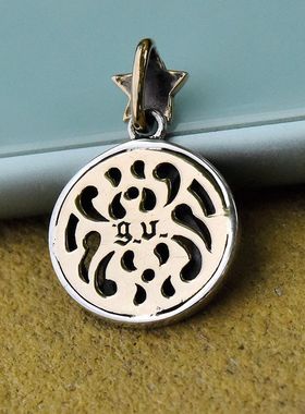 GV女士复古银铜混搭镶嵌小白钻可爱猫咪剪影圆牌吊坠925纯银挂件