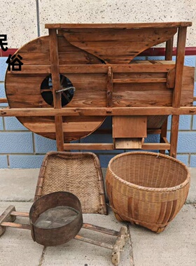 老式风车民俗文化博物馆展示商品