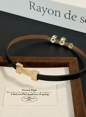 甜酷少女黑色皮革金色字母项圈女小众秋冬个性设计感时尚百搭项链