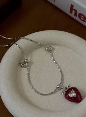 红色草莓爱心锆石吊坠项链女小众甜美少女秋冬百搭锁骨链毛衣链