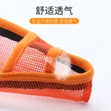 Зазор 9,9 корпус рта собаки может выпить воду, чтобы предотвратить укусы и есть случайно называемая кампания из золотистого капилляра