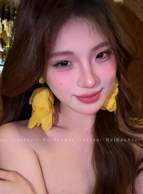 度假风黄色花瓣流苏耳环女2026新款超仙海边氛围感耳钉百搭显脸小