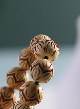 天然实木黄杨木雕刻莲花手串